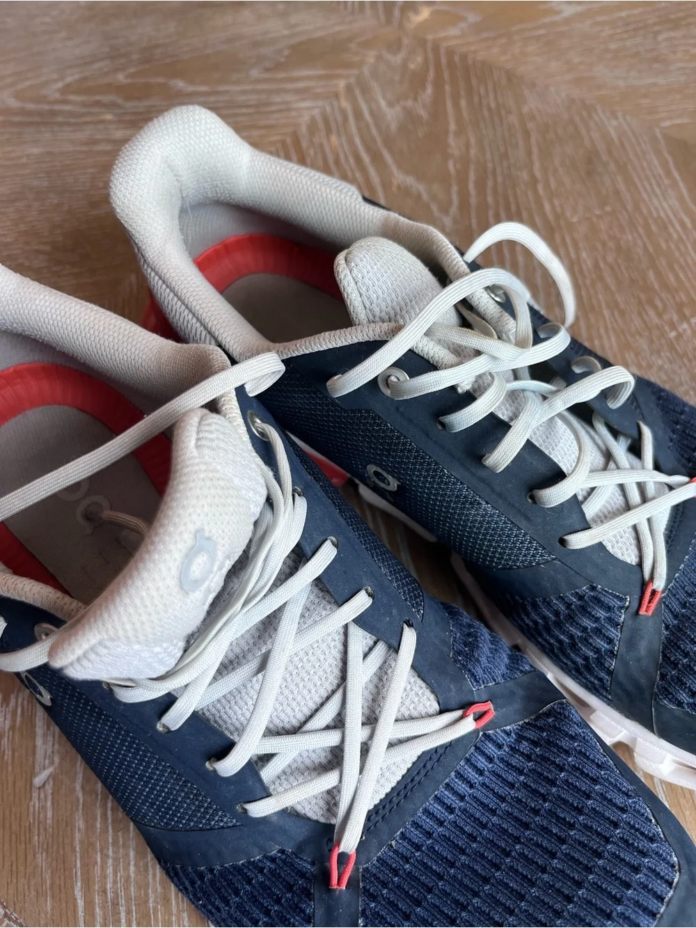 On Running Men's Navy and White Lightweight Running Sneakers Size 10.5